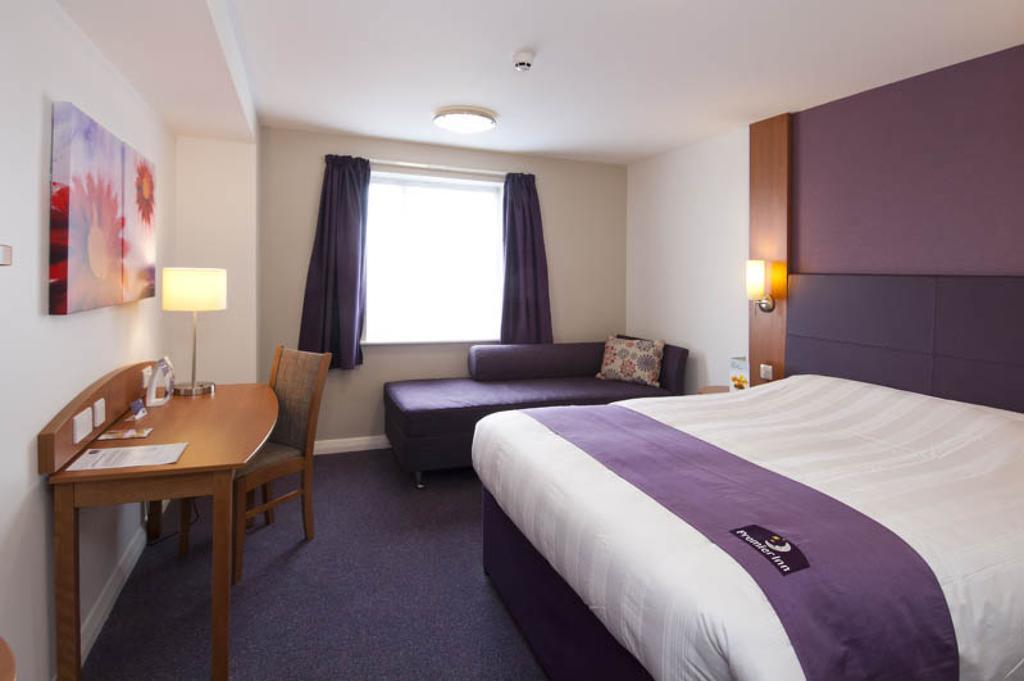 Premier Inn London Hayes, Heathrow Exteriér fotografie