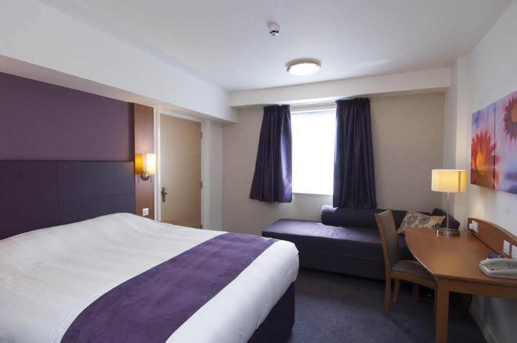 Premier Inn London Hayes, Heathrow Exteriér fotografie